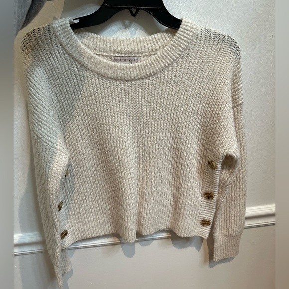 White Sweater - Picture 1 of 3